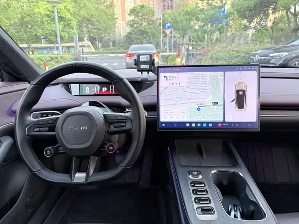 Xiaomi SU7 2024