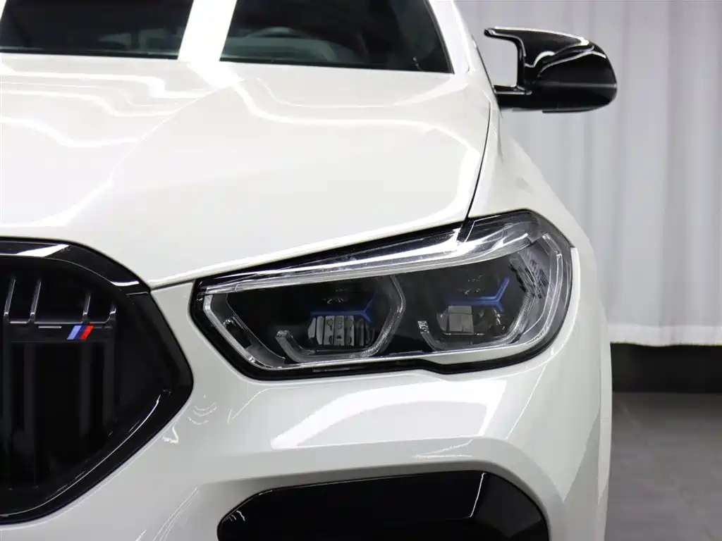 BMW X6 M 2022 — фото 32