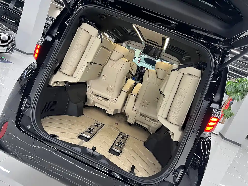 Toyota Alphard 2024 — фото 8