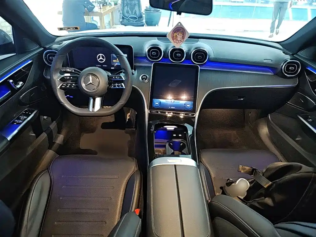 Mercedes-Benz C-Class 2023 — фото 10