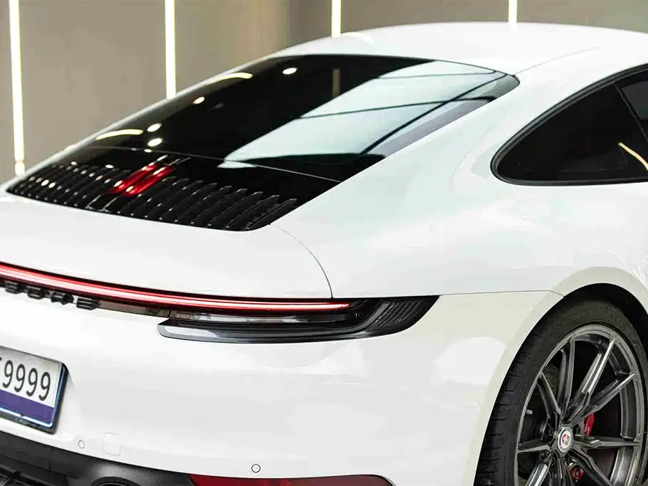 Porsche 911 2021 — фото 4