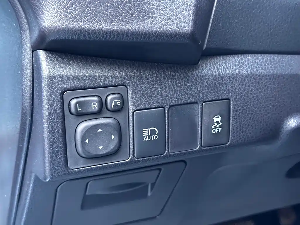 Toyota Corolla 2015 — фото 16