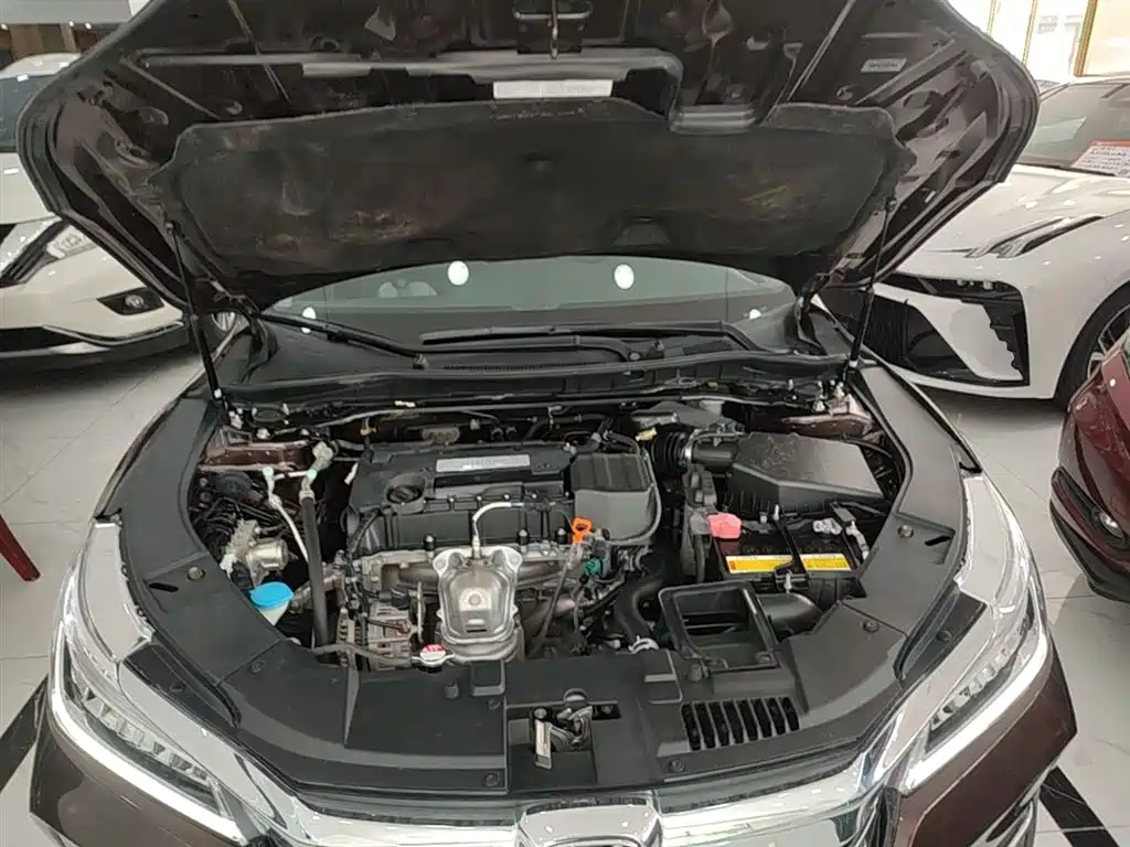 Honda Accord 2017 — фото 20