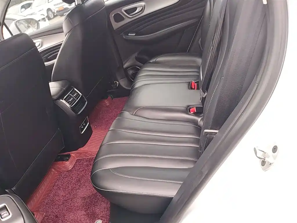 Roewe RX5 MAX 2021 — фото 16