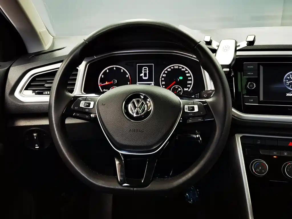 Volkswagen T-Roc 2020 — фото 11
