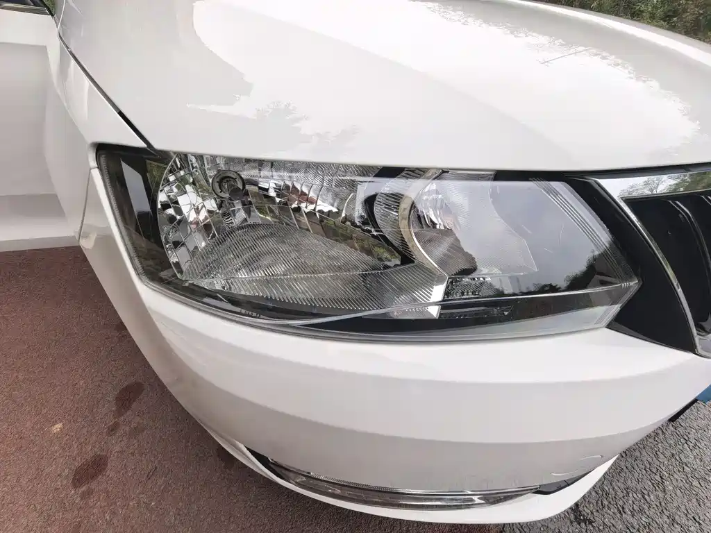 Skoda Rapid Spaceback 2017 — фото 13