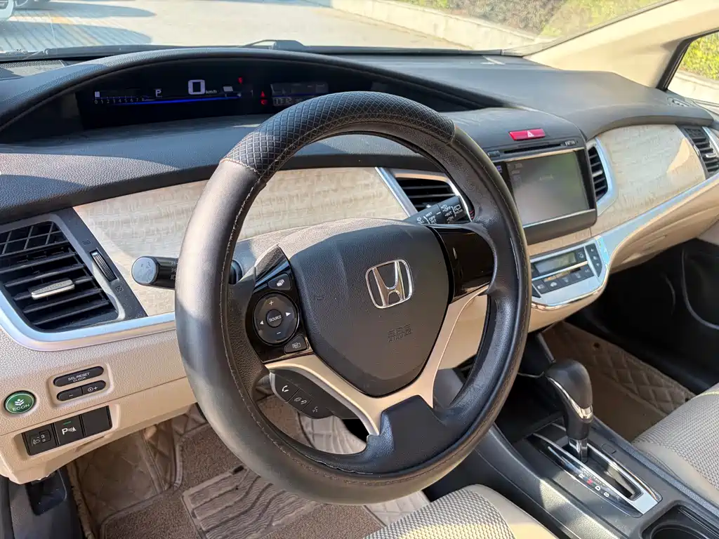Honda Jade 2014 — фото 14