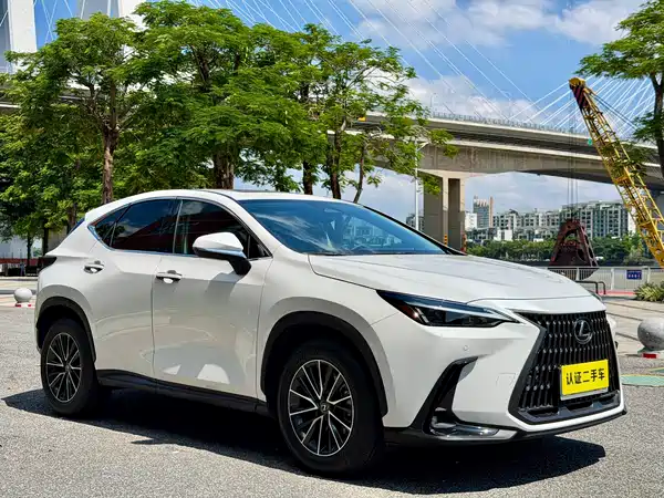 Lexus NX 2024