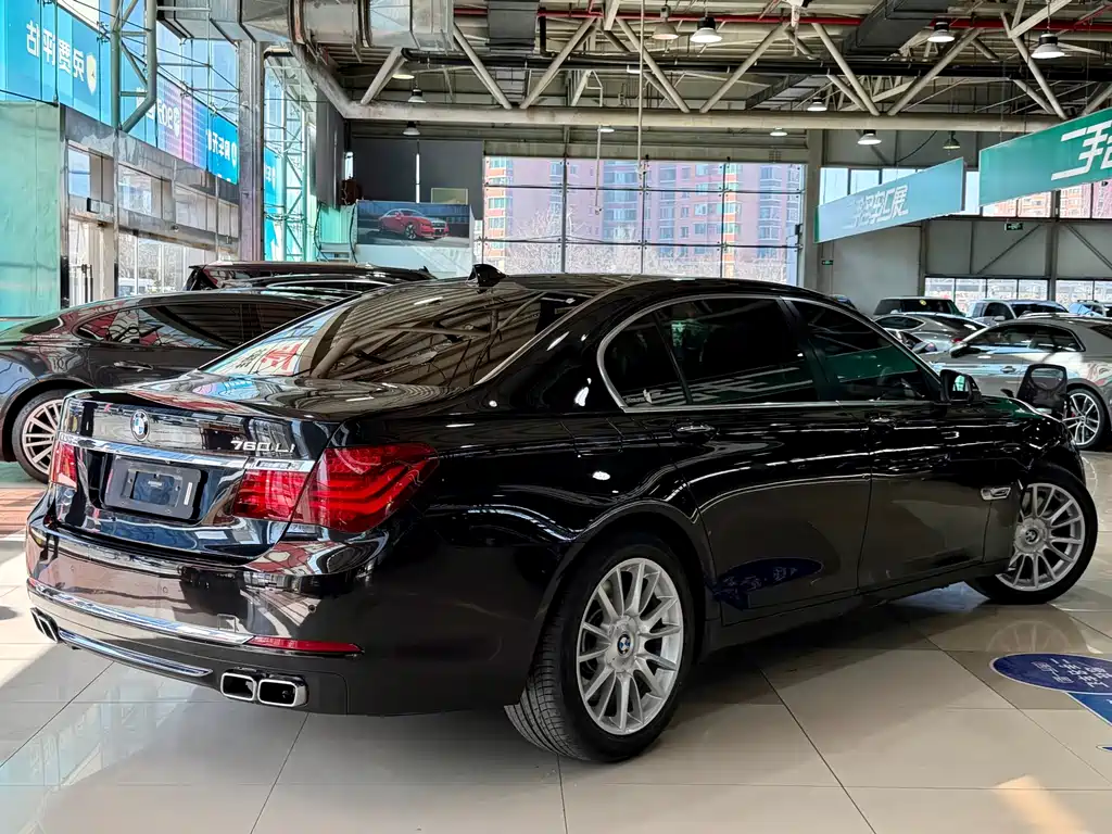 BMW 7 Series 2014 — фото 42