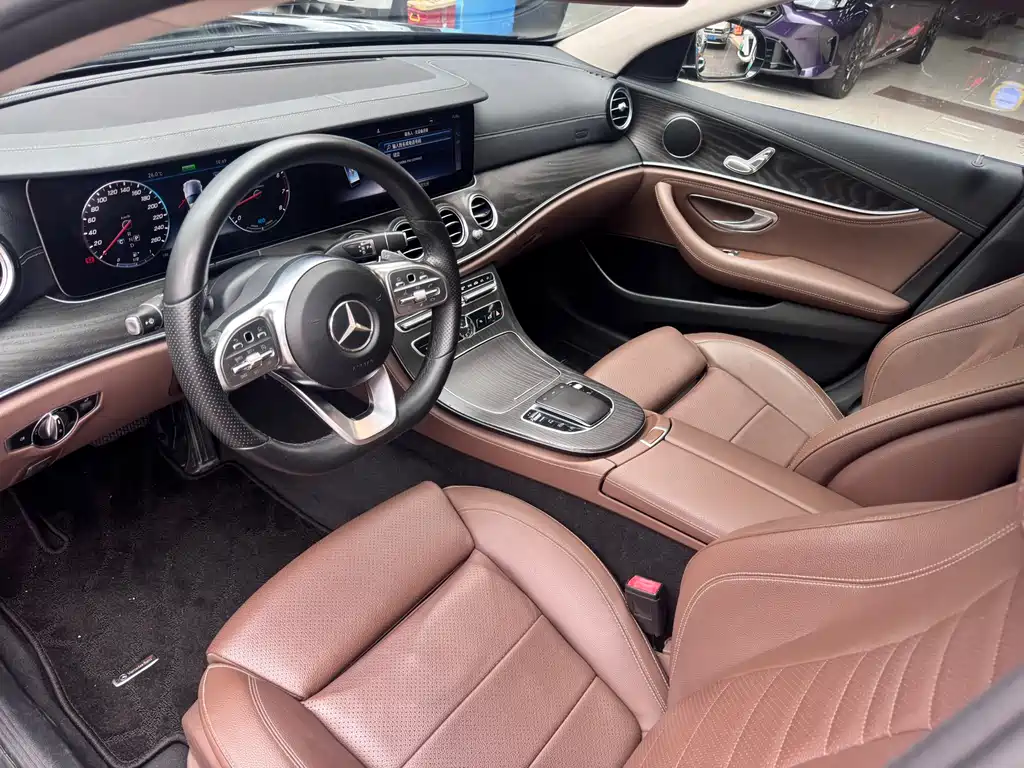 Mercedes-Benz E-Class 2019 — фото 10