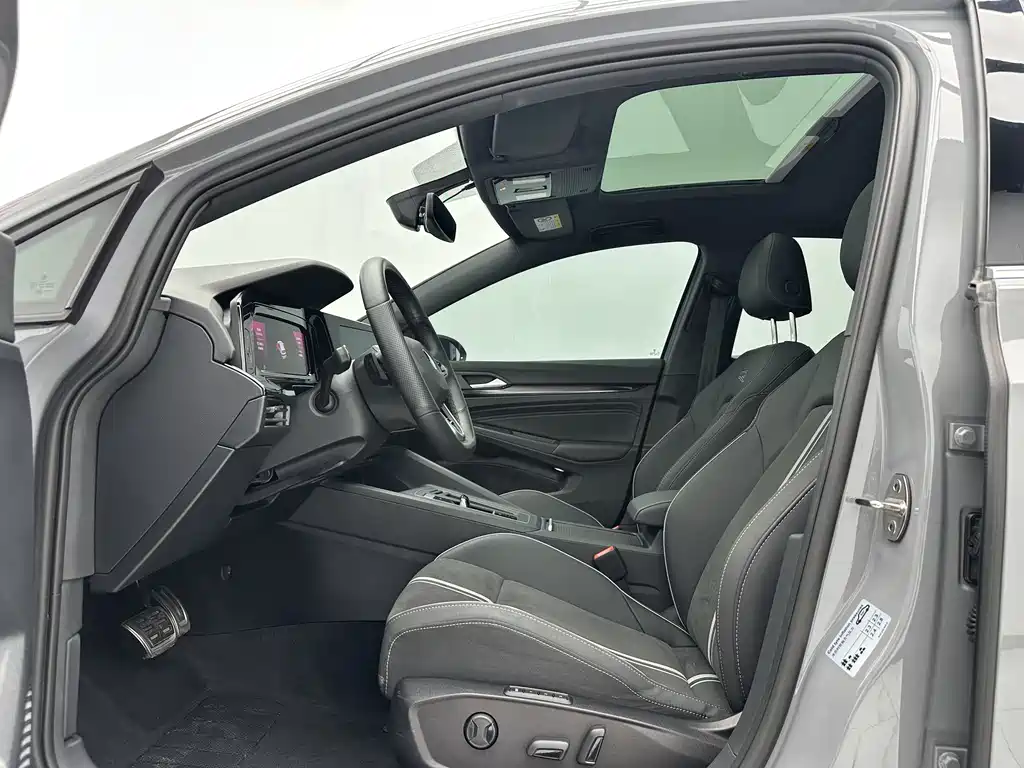 Volkswagen Golf 2023