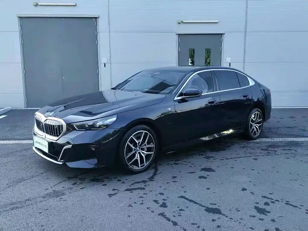 BMW i5 2025 — фото 1