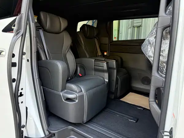 Toyota Alphard 2025