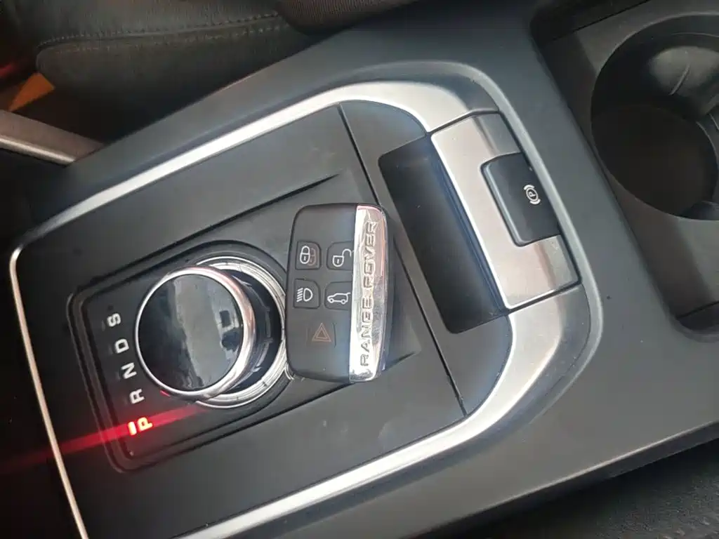 Land Rover Discovery Sport 2018 — фото 9