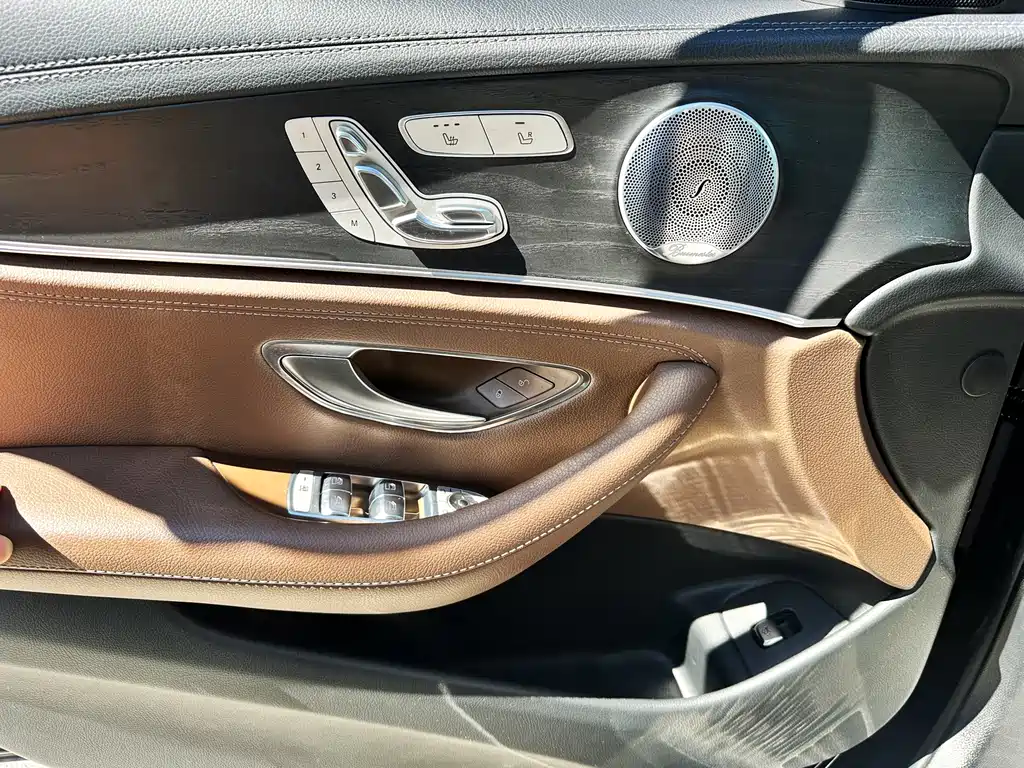 Mercedes-Benz E-Class 2020 — фото 14