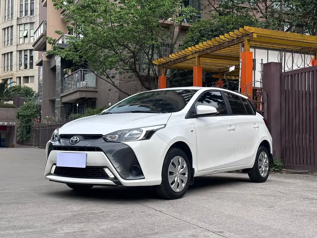 Toyota Yaris L 2019 — фото 1