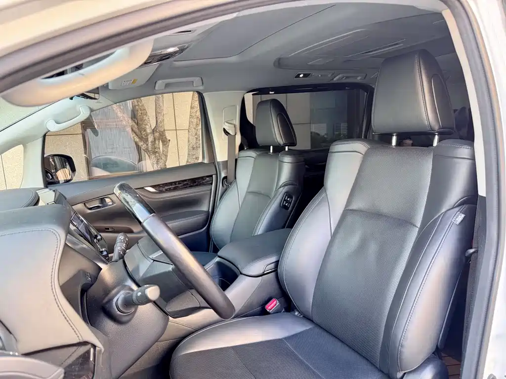 Toyota Vellfire 2021 — фото 10