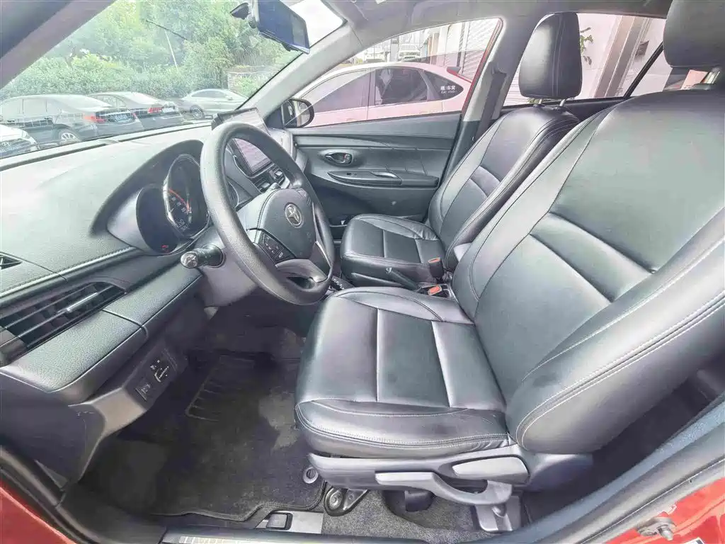 Toyota Yaris L 2023 — фото 11
