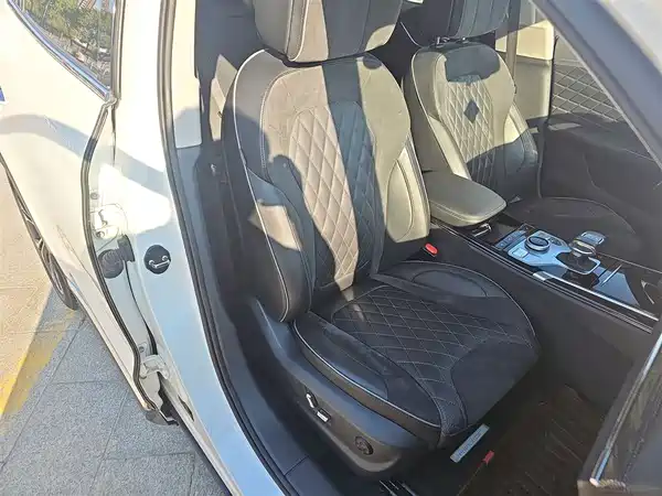 Hongqi HS5 2019
