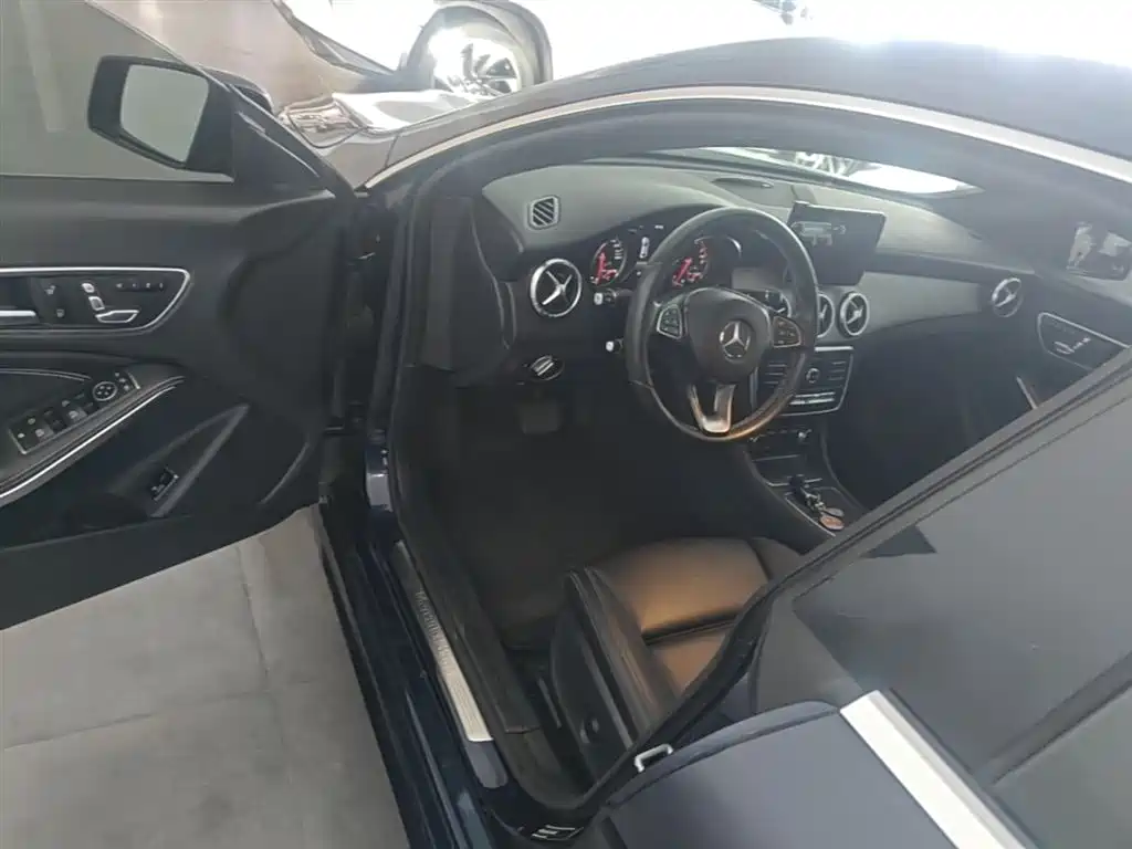 Mercedes-Benz CLA 2018 — фото 16