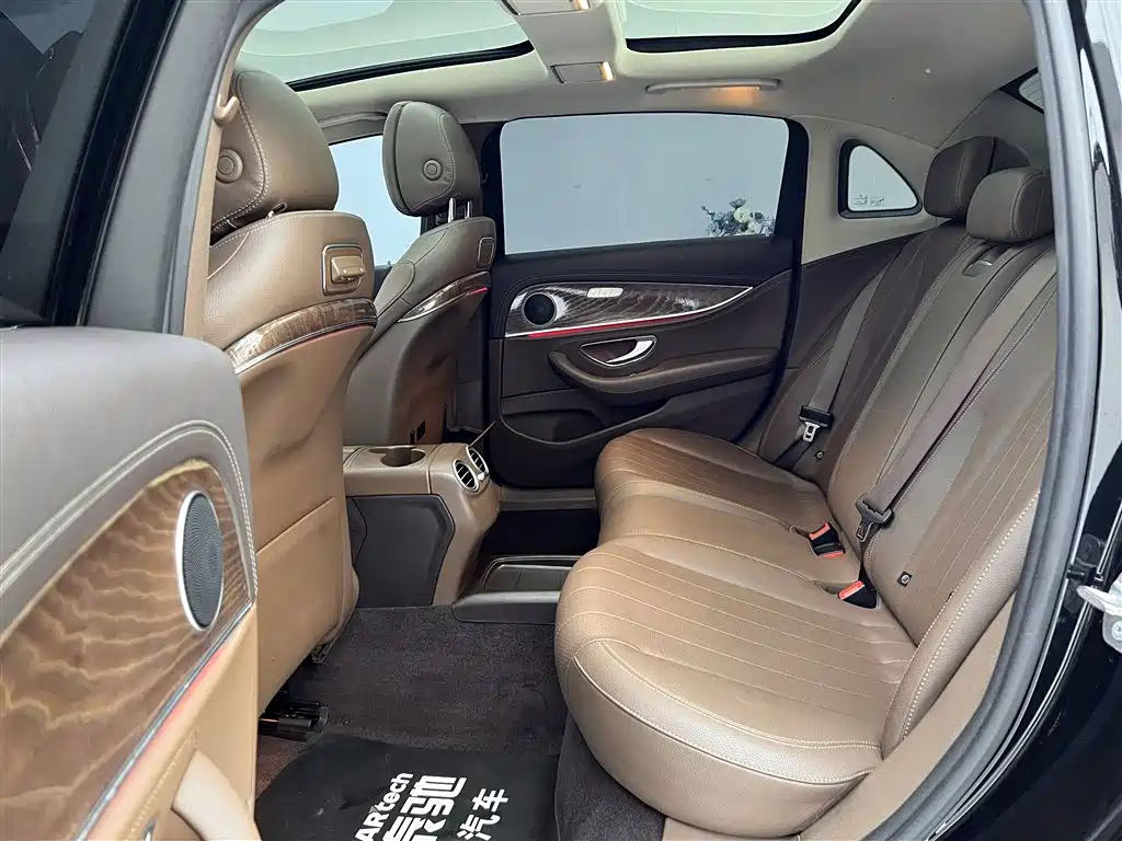 Mercedes-Benz E-Class 2020 — фото 21