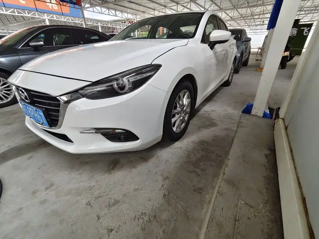 Mazda 3 Axela 2017 — фото 1