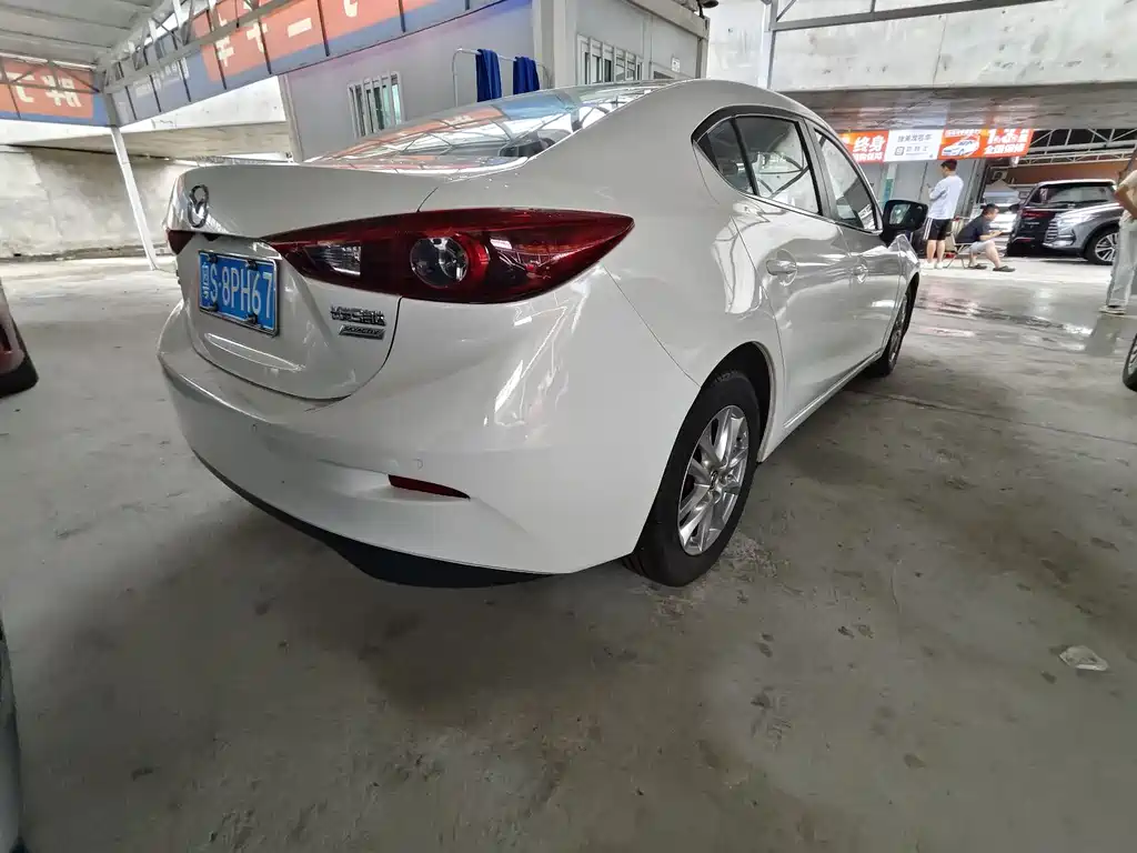 Mazda 3 Axela 2017 — фото 7