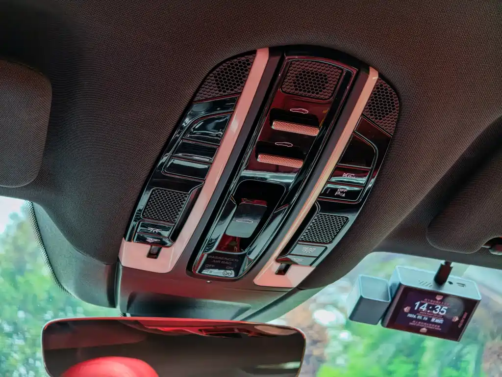 Porsche Panamera 2019 — фото 22