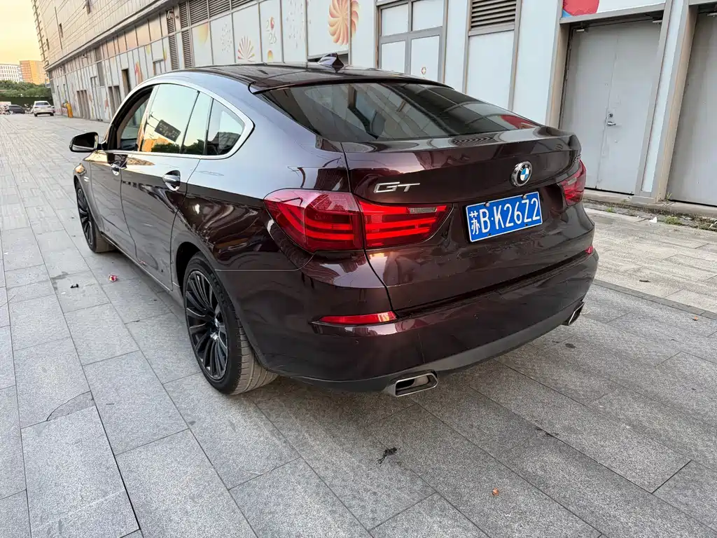 BMW 5 Series GT 2015 — фото 10