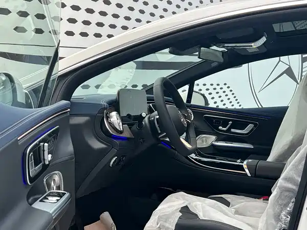 Mercedes-Benz EQE 2025