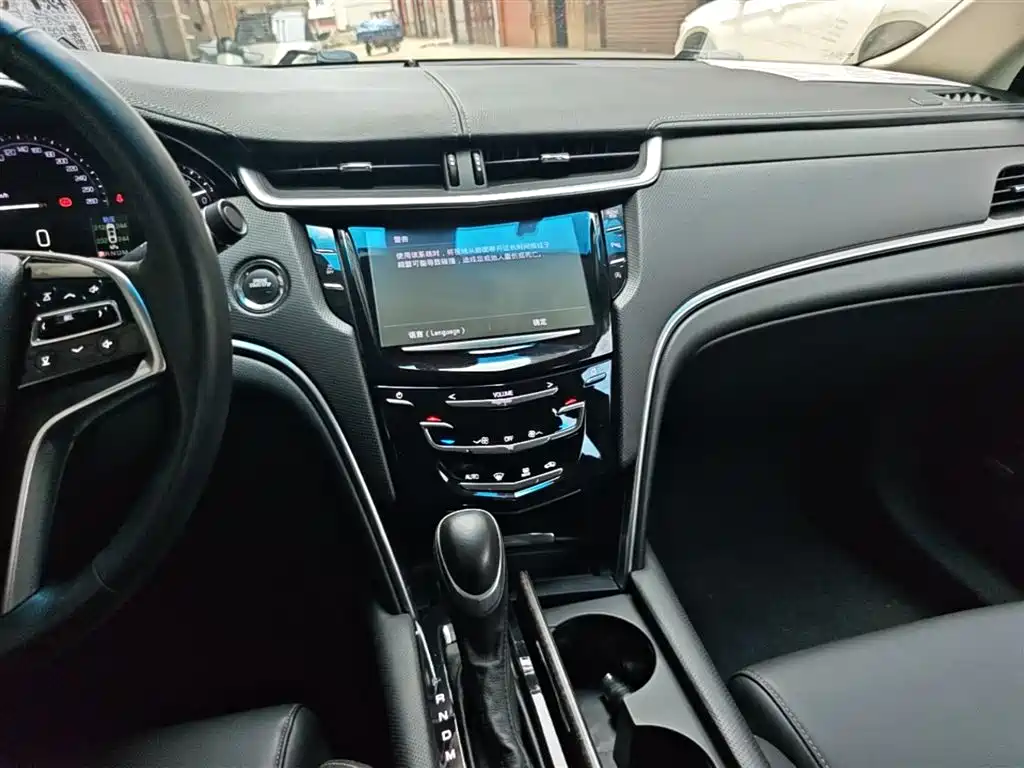 Cadillac XTS 2019 — фото 13
