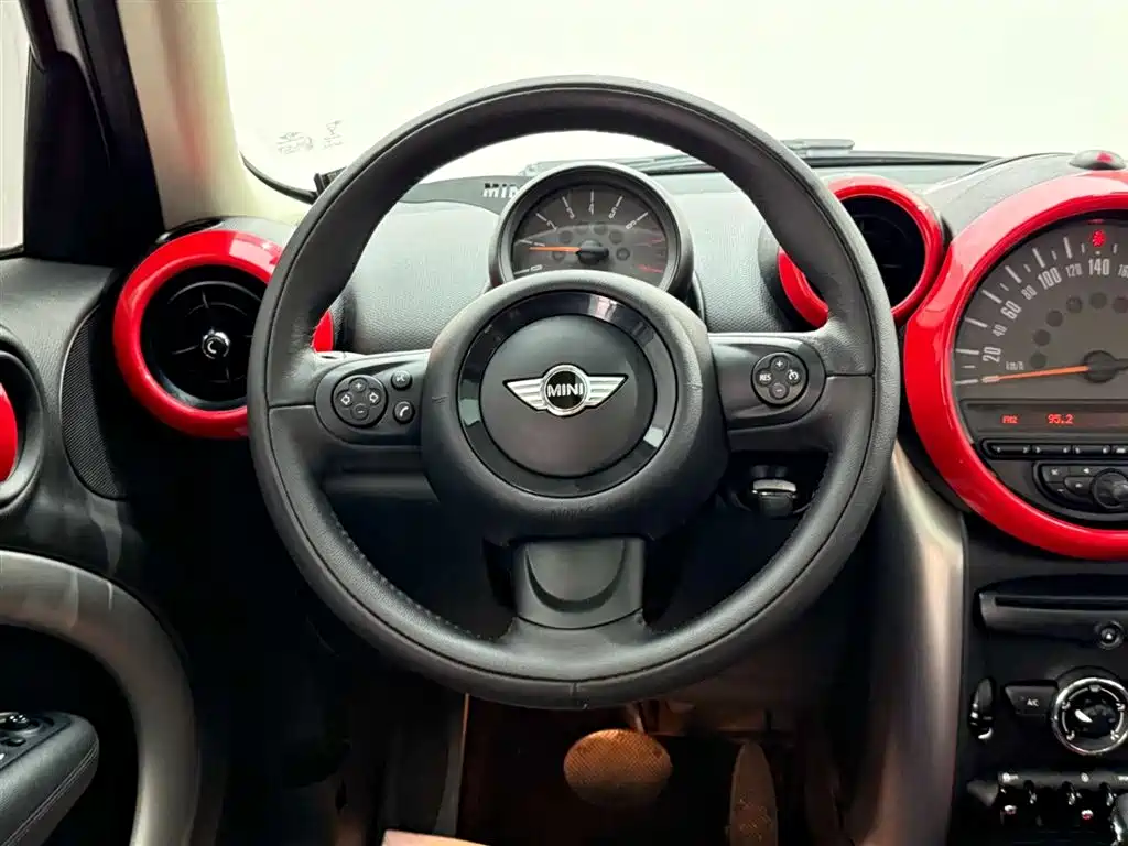 MINI Countryman 2016 — фото 26