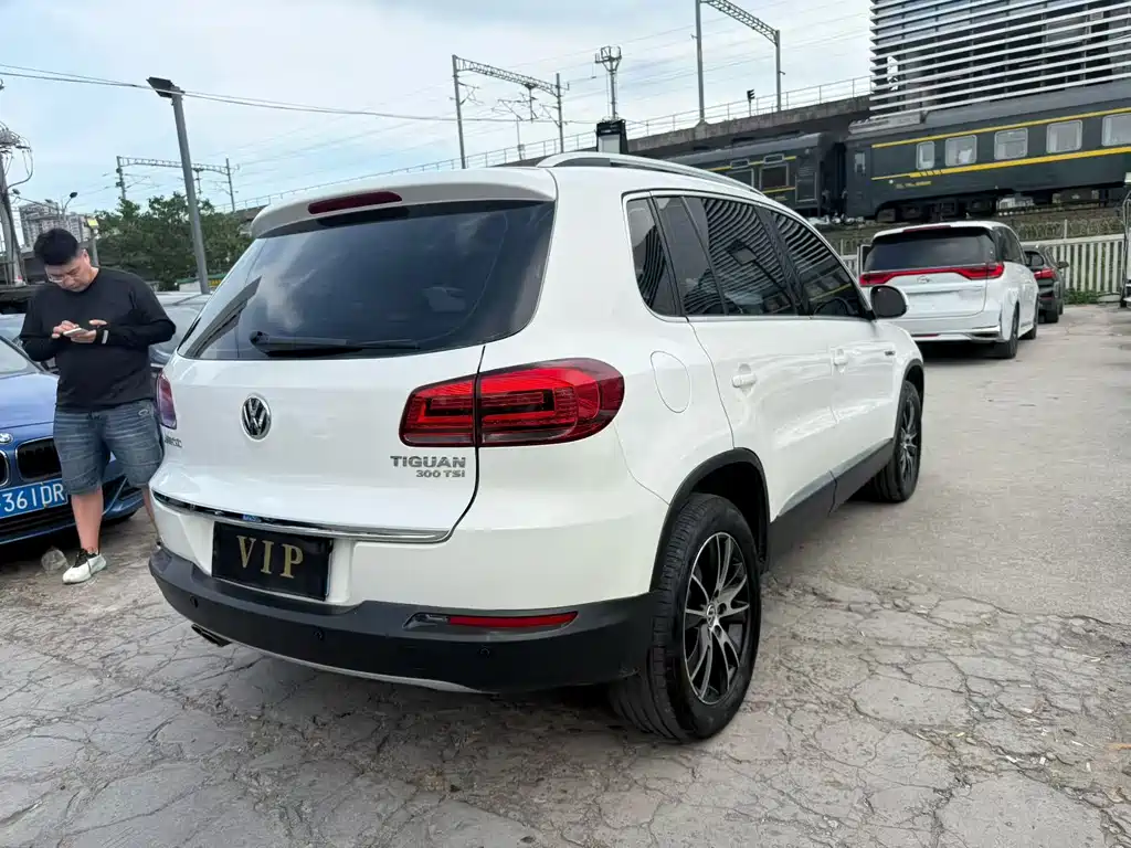 Volkswagen Tiguan 2017 — фото 9