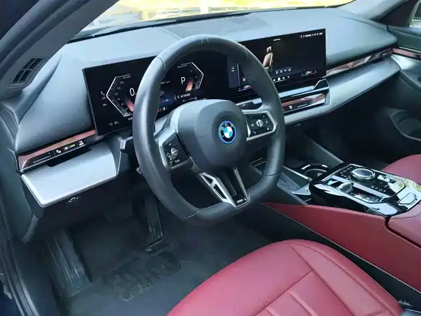 BMW i5 2025