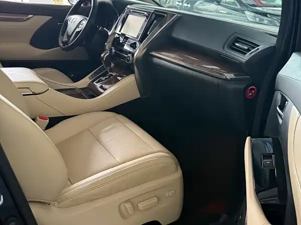 Toyota Alphard 2018