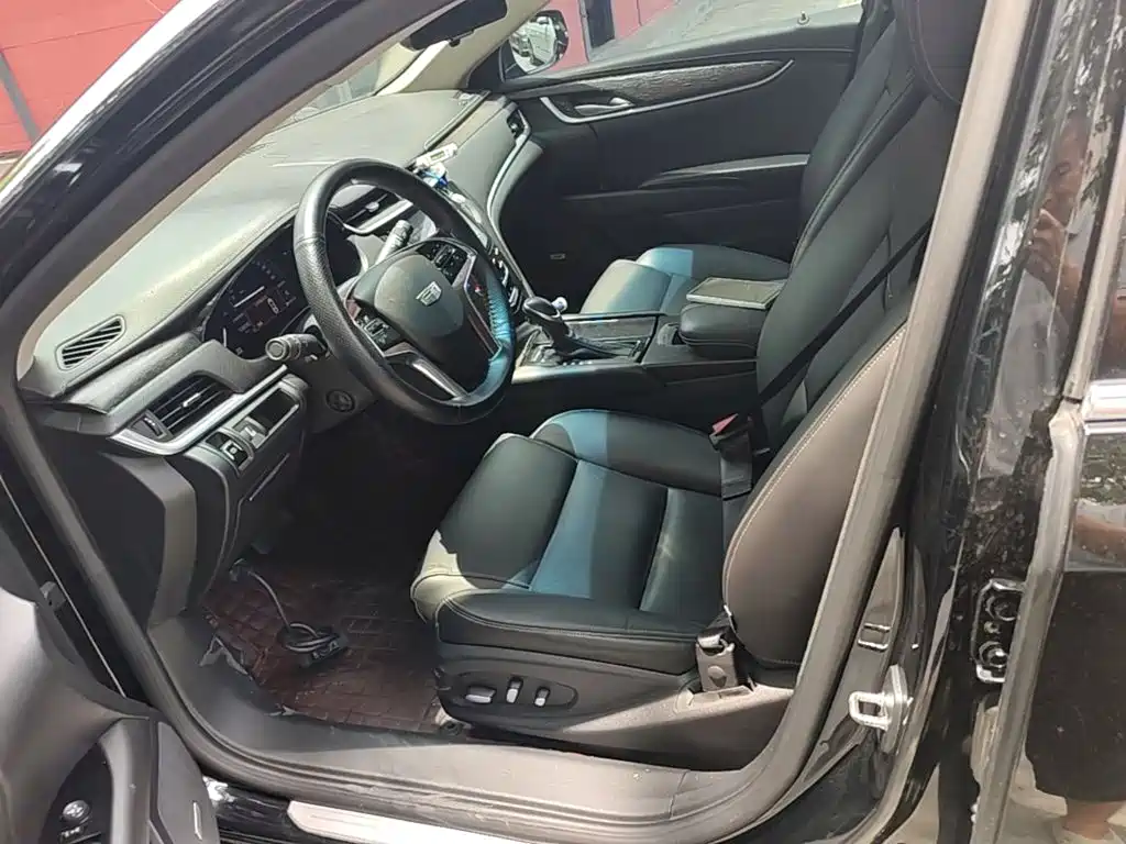 Cadillac XTS 2018 — фото 15