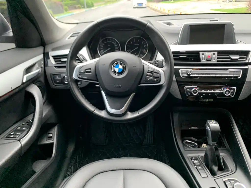 BMW X1 2017 — фото 13