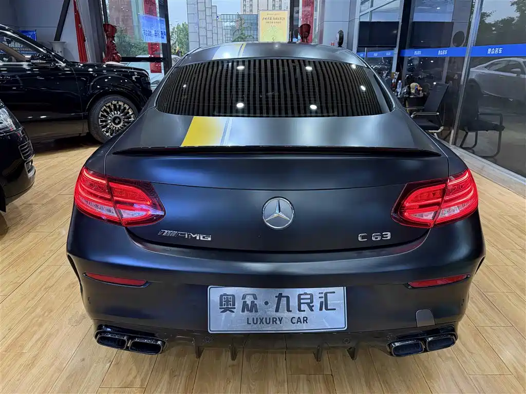 Mercedes-Benz C-Class AMG 2023 — фото 17