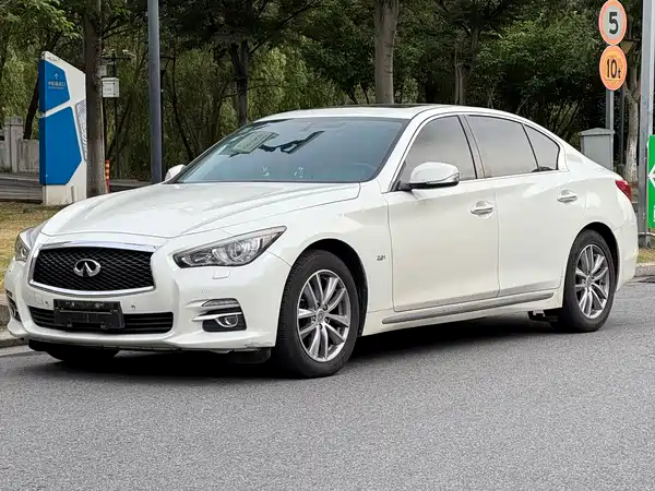 Infiniti Q50L 2015