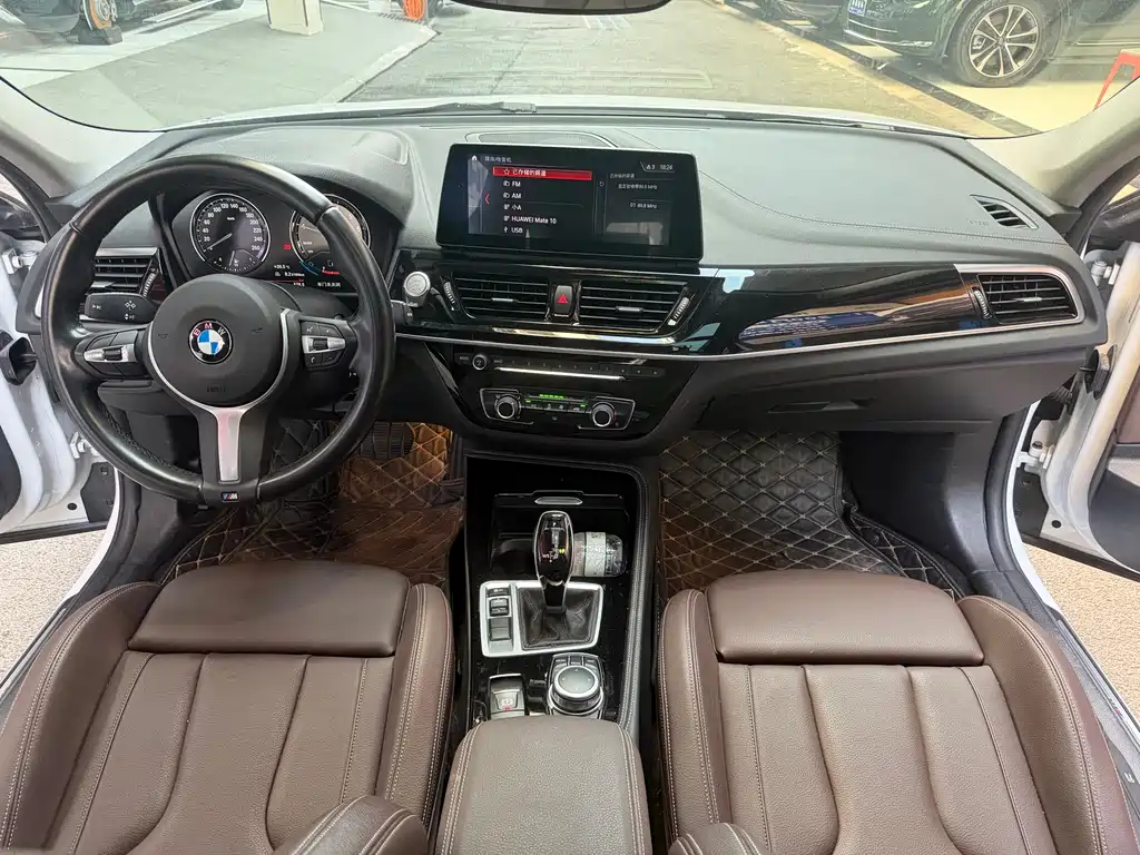 BMW 1 Series 2022 — фото 12