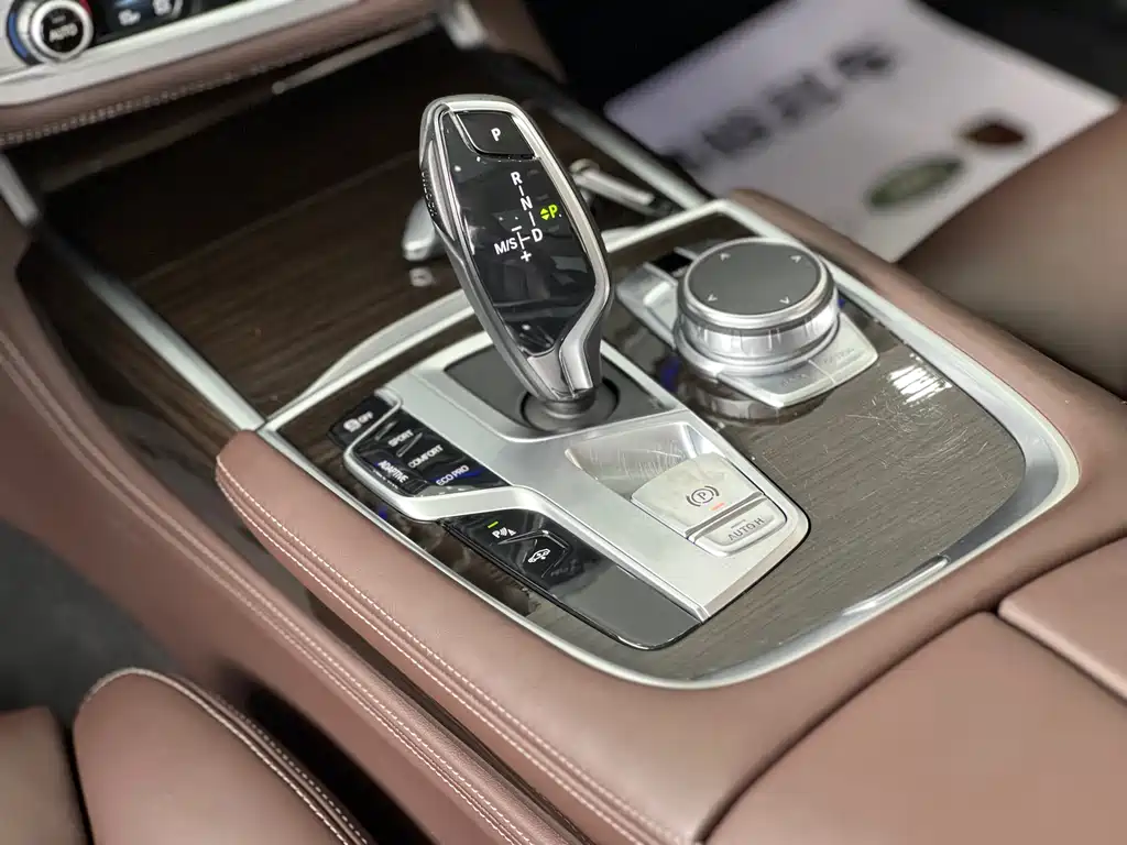 BMW 7 Series 2019 — фото 10