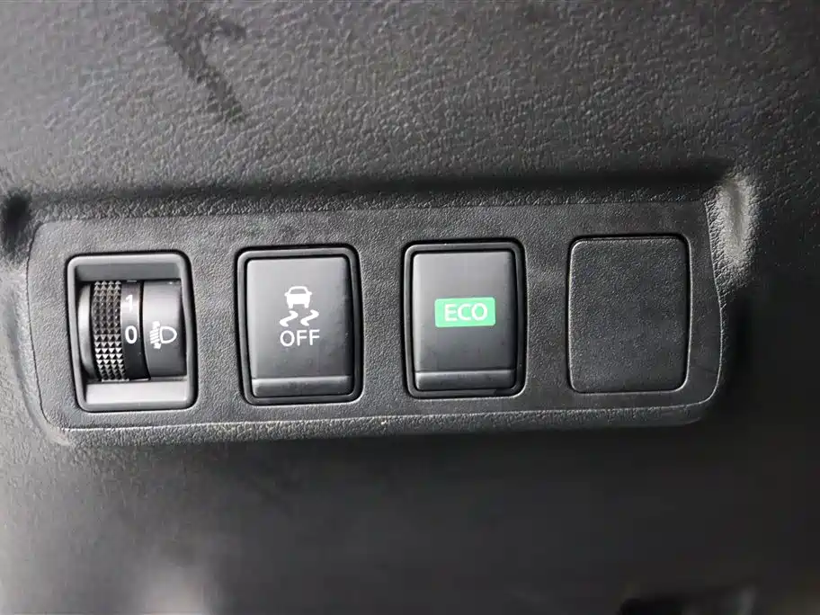 Nissan Bluebird 2018 — фото 13