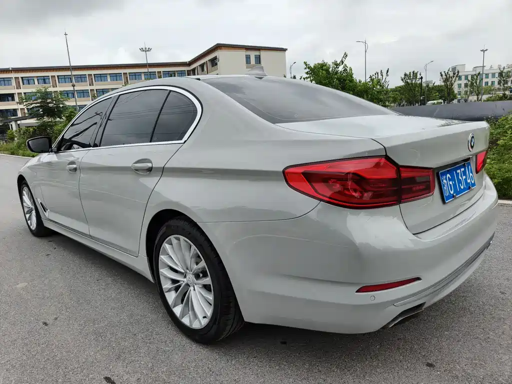 BMW 5 Series 2018 — фото 4