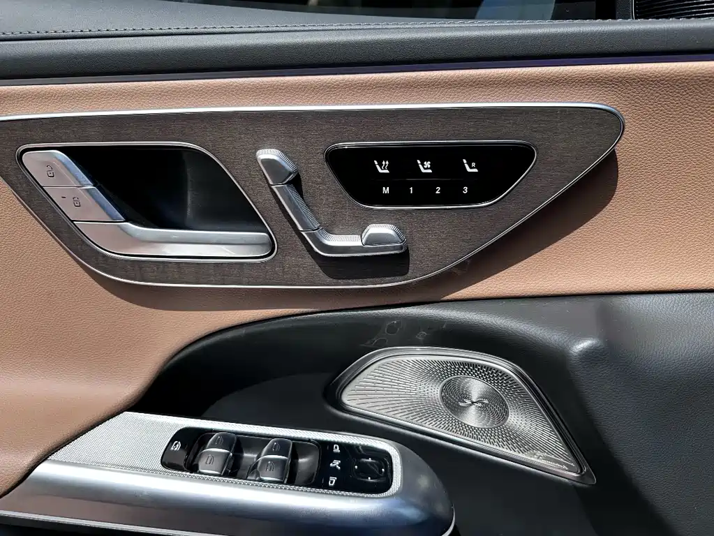 Mercedes-Benz E-Class 2025 — фото 9