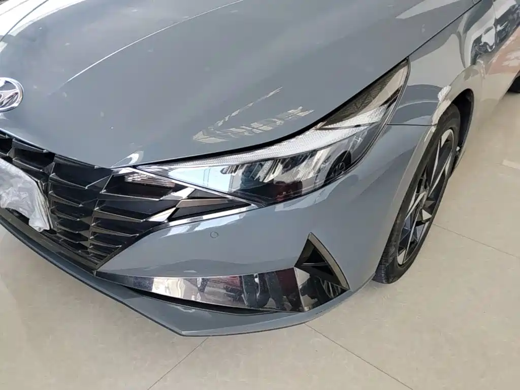 Hyundai Elantra 2023 — фото 24