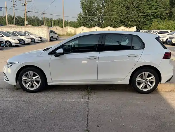 Volkswagen Golf 2023