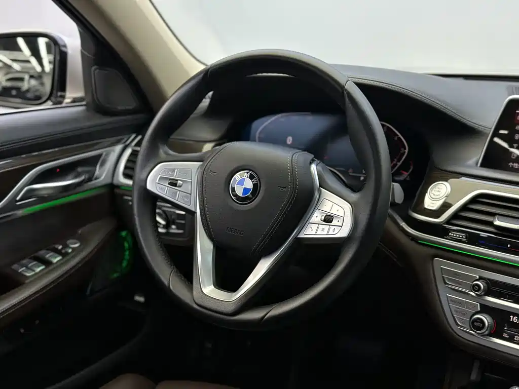 BMW 7 Series 2020 — фото 12