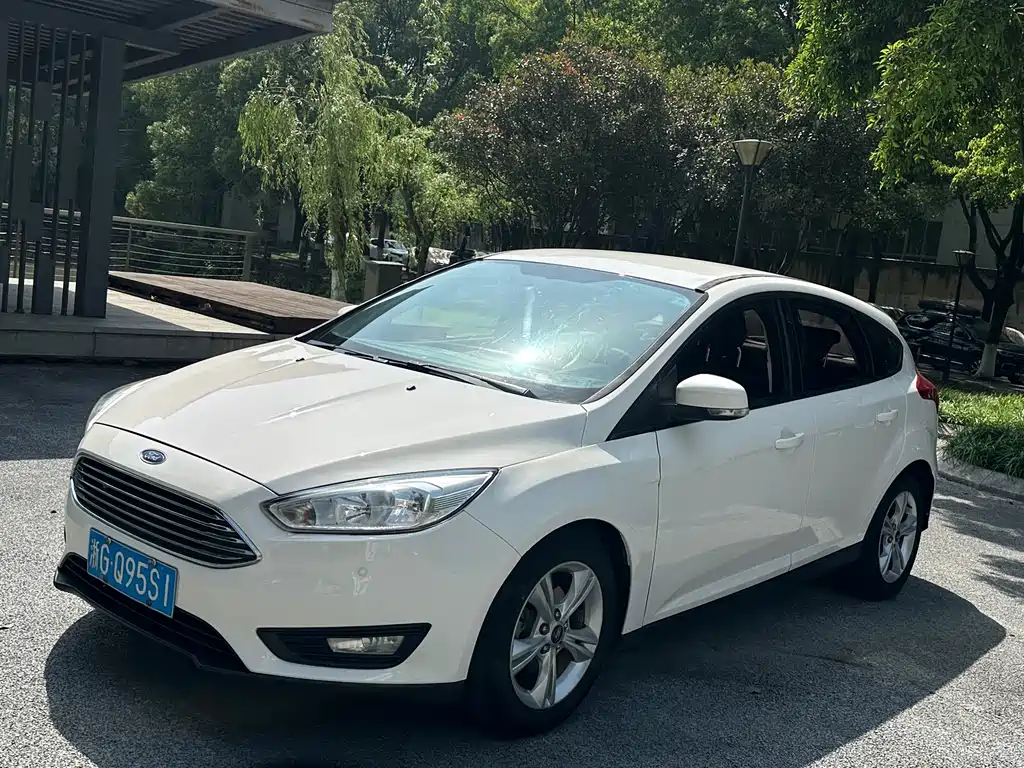 Ford Focus 2017 — фото 1