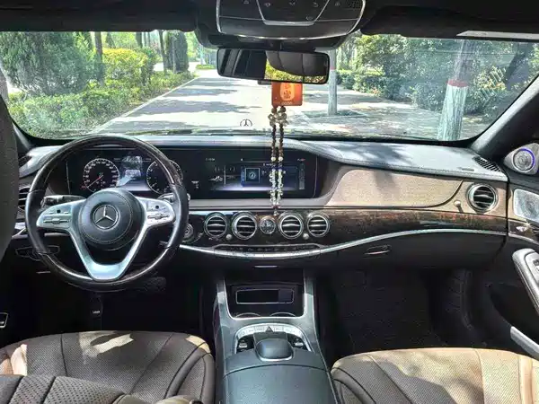 Mercedes-Benz S-Class 2020