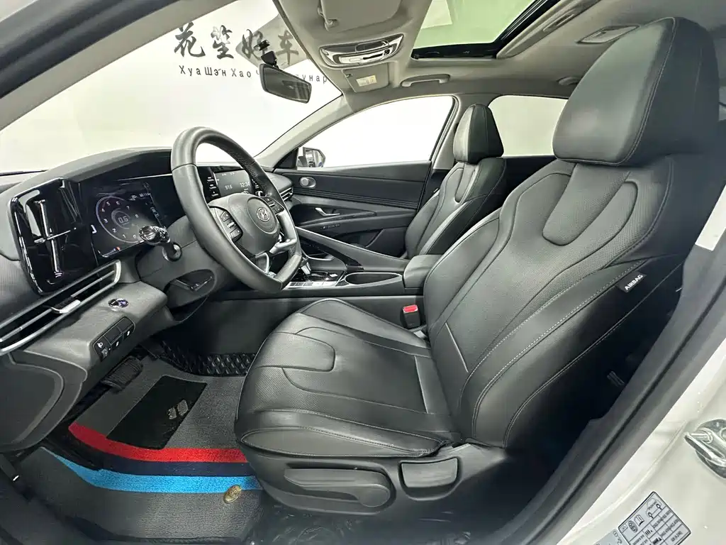 Hyundai Elantra 2023 — фото 23